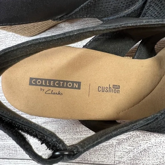 CLARKS WEDGE SANDAL (L13) - Picture 7 of 8